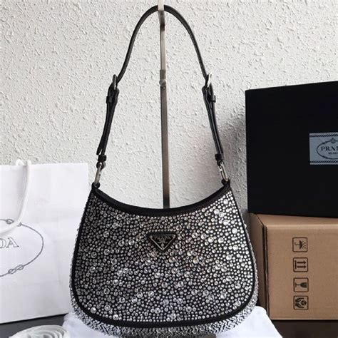 bolsa prada cleo cristais|Bolsa Prada Cleo Em Cetim Com Cristais.